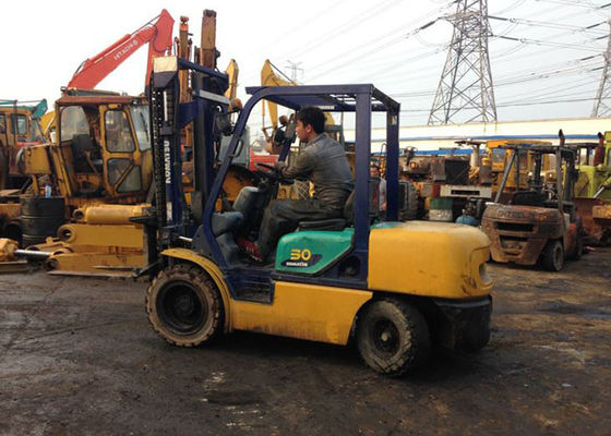 Komatsu Second Hand Forklifts FD30 With 3 T Loading Capacity Diesel Engine